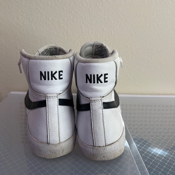Nike Blazers - Picture 4 of 9